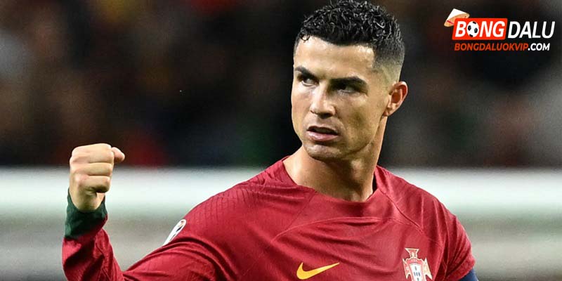 Tìm hiểu lương của Ronaldo, thu nhập đáng mơ ước của giới cầu thủ bóng đá